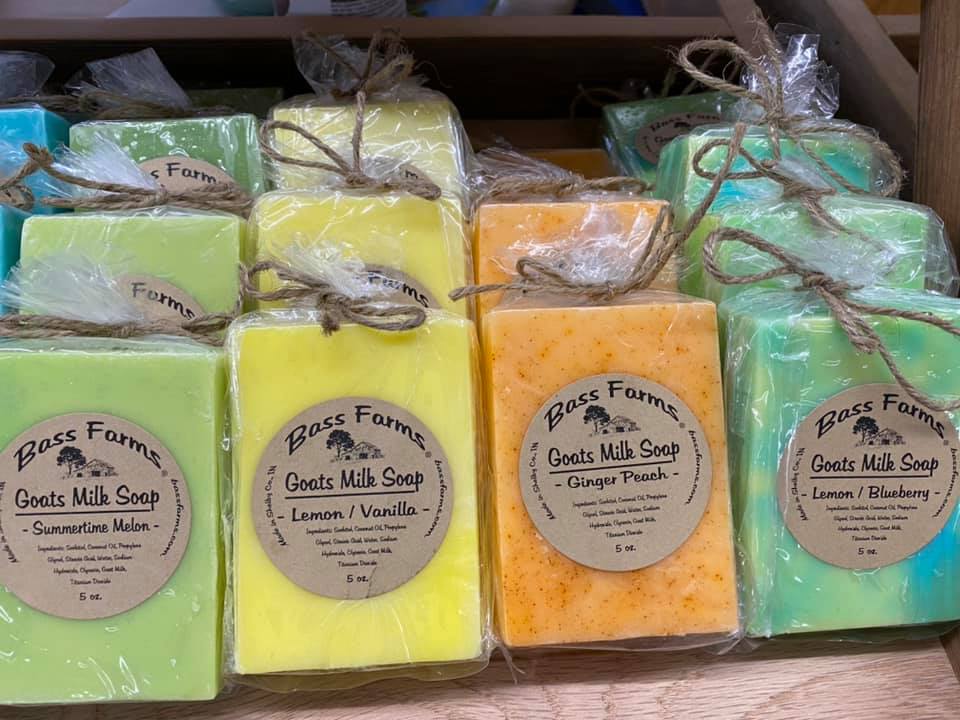 Adirondack Goat Soap Made With Goat Milk – Loaf of Soap to Cut into 4 to 10  Bars, Real Goats in Farm – Sandy Maine Small Batch Soap Recipe,  Moisturizing For Sensitive